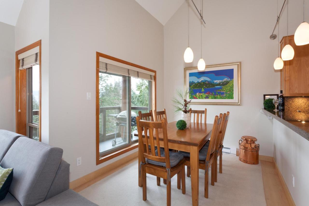 Painted Cliff 11 | Dog Friendly! Ski-In Ski-Out Benchlands Townhome W/ Hot Tub & Fireplace Whistler Exterior photo